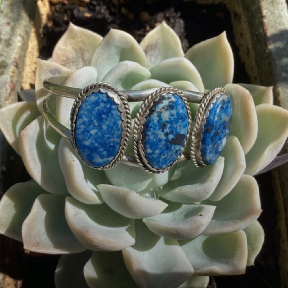 Signed Native American Vintage Z-Otero Sodalite Three Stone Sterling Silver Cuff - Picture 1 of 13
